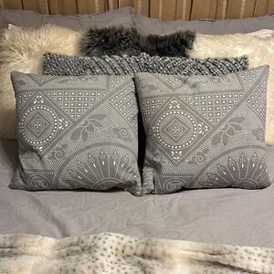 Mud Hut gray pillows‎